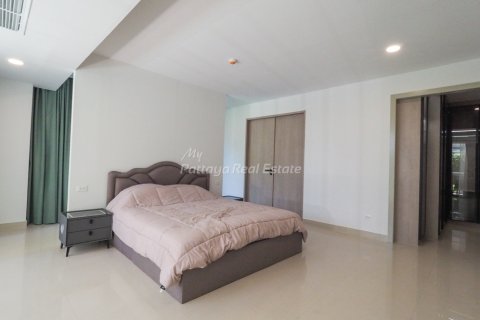 Condominio de 4 dormitorios en Pattaya, Tailandia № 104558 - foto 12