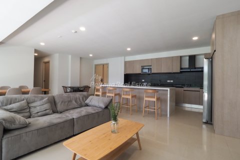 Condominio de 4 dormitorios en Pattaya, Tailandia № 104558 - foto 2