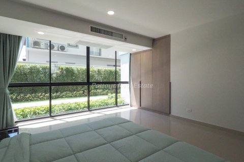 Condominio de 4 dormitorios en Pattaya, Tailandia № 104558 - foto 17
