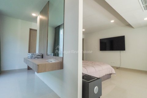 Condominio de 4 dormitorios en Pattaya, Tailandia № 104558 - foto 8
