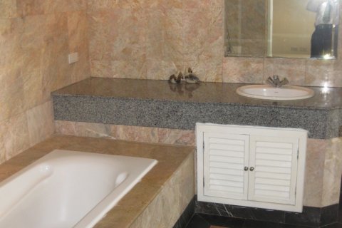 Condo à Bangkok, Thaïlande, 2 chambres № 143168 - photo 10