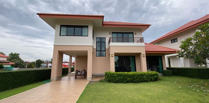 Casa de 3 dormitorios en Chiang Mai, Tailandia № 104681