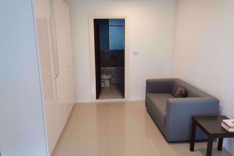 Dúplex de 2 dormitorios en Watthana, Bangkok, Tailandia № 77042 - foto 10
