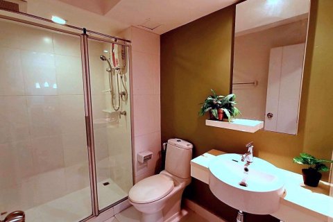 Condo à Watthana, Bangkok, Thaïlande, 2 chambres  № 76293 - photo 9