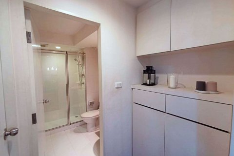 Condo à Watthana, Bangkok, Thaïlande, 2 chambres  № 76293 - photo 10