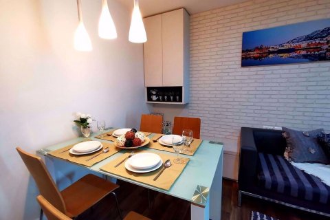 Condo à Watthana, Bangkok, Thaïlande, 2 chambres  № 76293 - photo 3