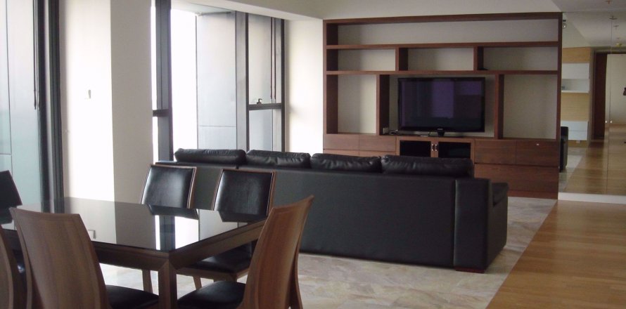 Condo à Bangkok, Thaïlande, 3 chambres à The Met  № 78402