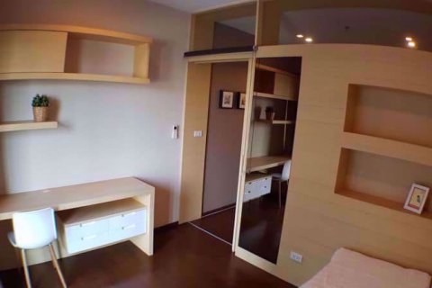Condominio de 2 dormitorios en Khlong Toei, Bangkok, Tailandia № 77174 - foto 3