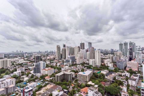 Condominio de 2 dormitorios en Khlong Toei, Bangkok, Tailandia № 77172 - foto 15