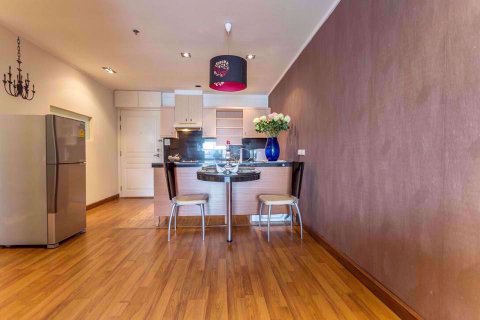 Condominio de 2 dormitorios en Khlong Toei, Bangkok, Tailandia № 77172 - foto 8
