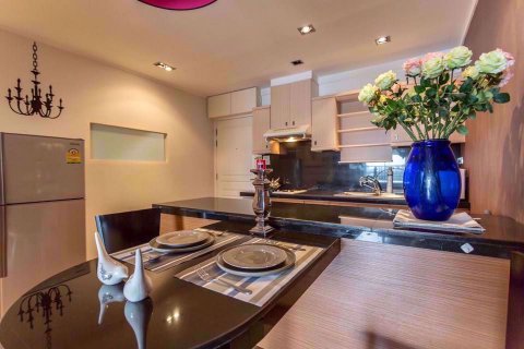 Condominio de 2 dormitorios en Khlong Toei, Bangkok, Tailandia № 77172 - foto 12
