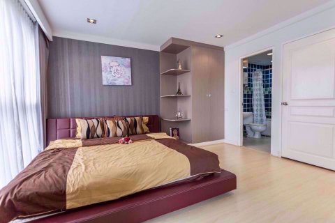 Condominio de 2 dormitorios en Khlong Toei, Bangkok, Tailandia № 77172 - foto 3