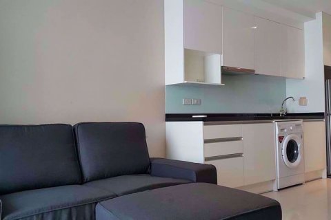 Condo in Watthana, Bangkok, Thailand, 1 bedroom  № 77173 - photo 2