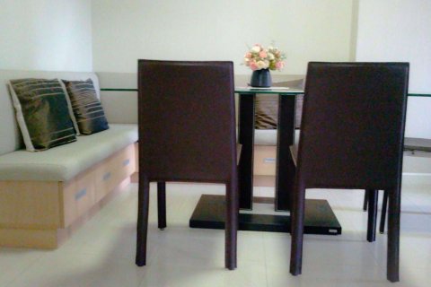 Condominio de 2 dormitorios en Yan Nawa, Bangkok, Tailandia № 77168 - foto 5