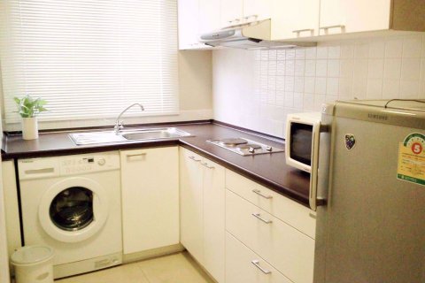 Condominio de 2 dormitorios en Yan Nawa, Bangkok, Tailandia № 77168 - foto 12