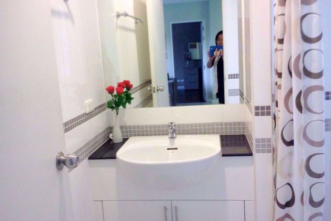 Condominio de 2 dormitorios en Yan Nawa, Bangkok, Tailandia № 77168 - foto 14