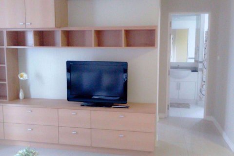 Condominio de 2 dormitorios en Yan Nawa, Bangkok, Tailandia № 77168 - foto 6