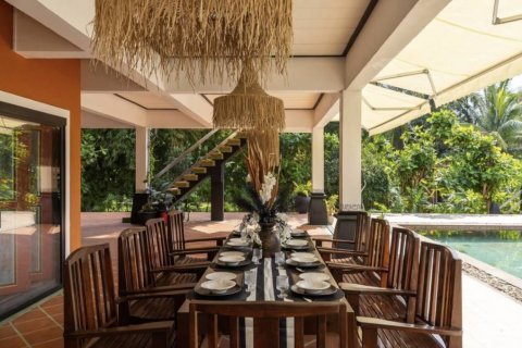 Chalet de 4 dormitorios en Surat Thani, Tailandia № 132632 - foto 3