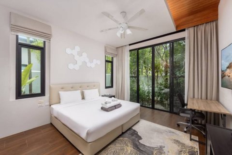 Chalet de 3 dormitorios en Phuket, Tailandia № 132627 - foto 10