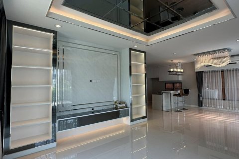 Casa de 4 dormitorios en Prawet, Bangkok, Tailandia № 123987 - foto 20