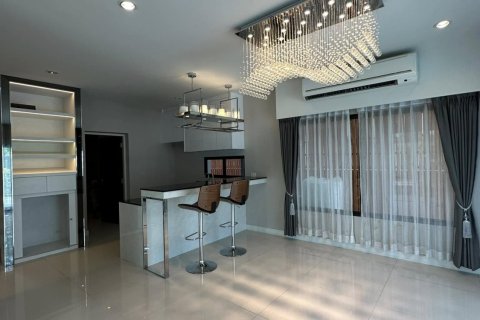 Casa de 4 dormitorios en Prawet, Bangkok, Tailandia № 123987 - foto 14