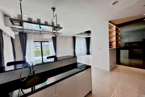 Casa de 4 dormitorios en Prawet, Bangkok, Tailandia № 123987 - foto 12