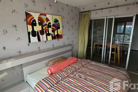 Condominio de 1 dormitorio en Khlong Toei, Bangkok, Tailandia № 123990 - foto 2