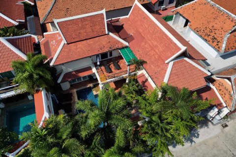 Studio on Jomtien Beach, Pattaya, Thailand № 102933