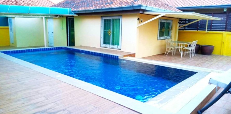 Casa de 4 dormitorios en Pattaya, Tailandia № 81874