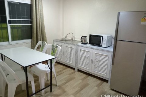 Casa de 4 dormitorios en Pattaya, Tailandia № 81874 - foto 12