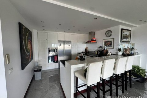 Condominio de 3 dormitorios en Pattaya, Tailandia № 132318 - foto 5