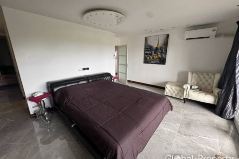 Condominio de 3 dormitorios en Pattaya, Tailandia № 132318 - foto 9