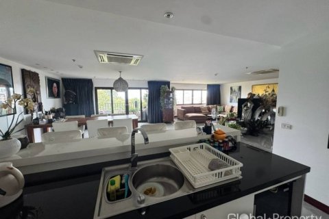 Condominio de 3 dormitorios en Pattaya, Tailandia № 132318 - foto 7