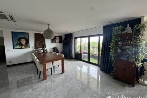 Condominio de 3 dormitorios en Pattaya, Tailandia № 132318 - foto 4
