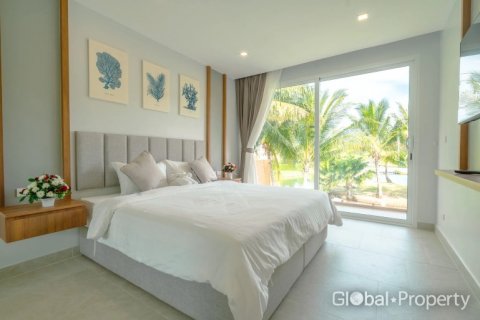 Casa de 4 dormitorios en Ko Chang, Tailandia № 132317 - foto 22