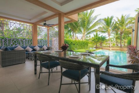 Casa de 4 dormitorios en Ko Chang, Tailandia № 132317 - foto 10