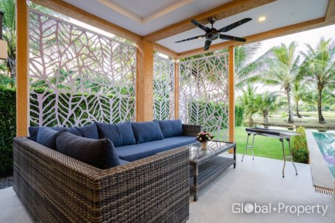 Casa de 4 dormitorios en Ko Chang, Tailandia № 132317 - foto 6