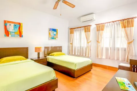 Casa de 4 dormitorios en Phuket, Tailandia № 130871 - foto 14
