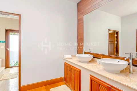 Casa de 4 dormitorios en Phuket, Tailandia № 130871 - foto 11