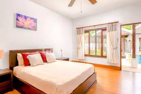 Casa de 4 dormitorios en Phuket, Tailandia № 130871 - foto 17