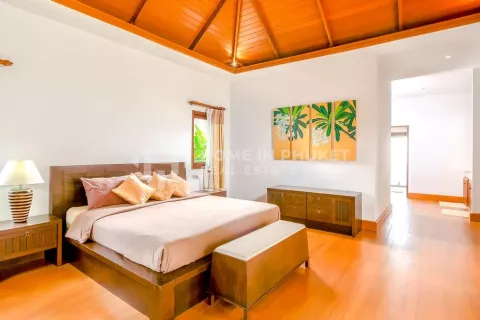 Casa de 4 dormitorios en Phuket, Tailandia № 130871 - foto 9