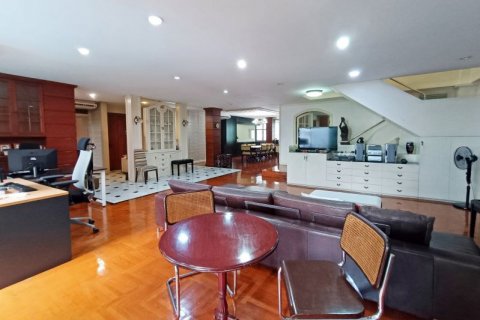Condominio de 4 dormitorios en Bangkok, Tailandia № 80579 - foto 2