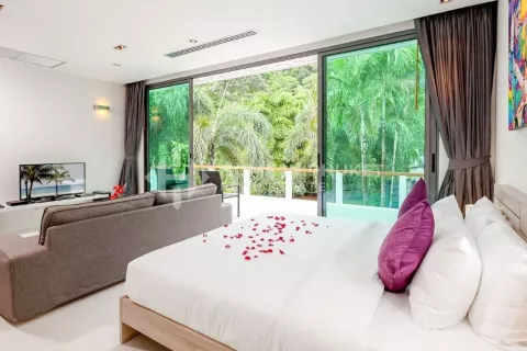 Casa de 6 dormitorios en Patong, Tailandia № 131236 - foto 18
