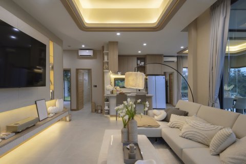 Chalet de 3 dormitorios en Pattaya, Tailandia № 130465 - foto 4