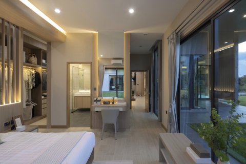 Chalet de 3 dormitorios en Pattaya, Tailandia № 130465 - foto 16