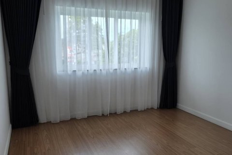 Chalet de 3 dormitorios en Pattaya, Tailandia № 130461 - foto 4