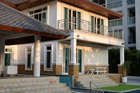 Вилла в Паттайе, Таиланд с 5 спальнями  № 130457