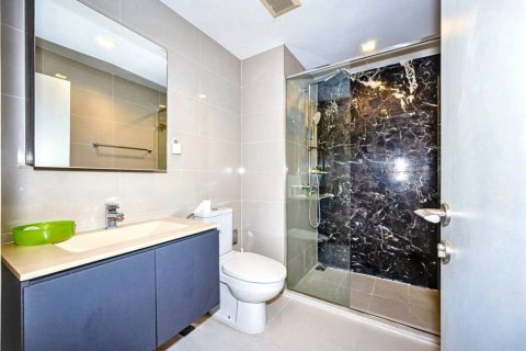 Condominio de 2 dormitorios en Khlong San, Bangkok, Tailandia № 133002 - foto 10