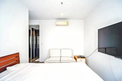 Condominio de 2 dormitorios en Khlong San, Bangkok, Tailandia № 133002 - foto 4