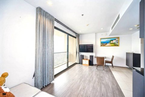 Condominio de 2 dormitorios en Khlong San, Bangkok, Tailandia № 133002 - foto 2